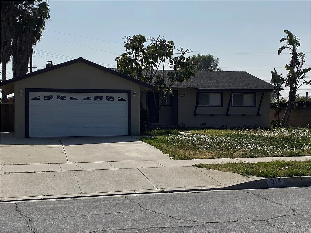 314 E New Haven Ln photo 1