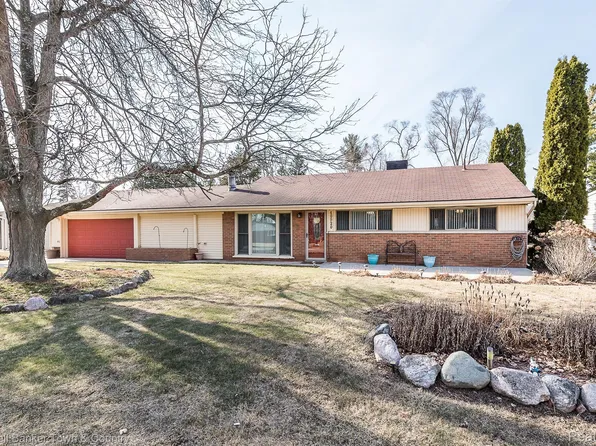 40920 Malott Dr, Novi, MI 48375