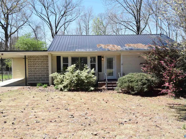 1928 Lookout Cir, Gadsden, AL 35904