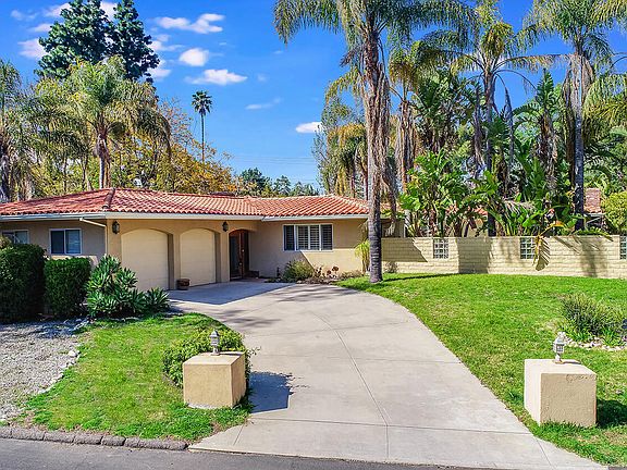 4th image of 1317 La Jolla Dr