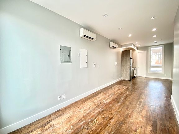 3rd image of 104 Linden Blvd #5PP
