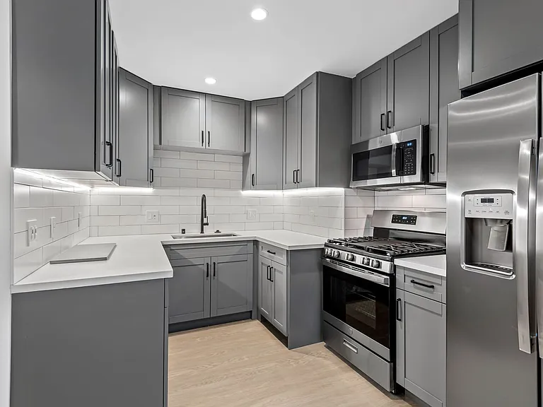 3415 London Street — Photo 7