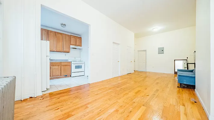Rented by Greenrock Management | media 16