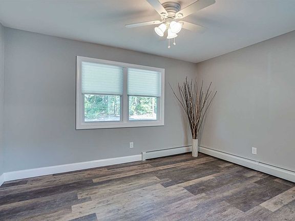 4th image of 358 W Woodside Ave