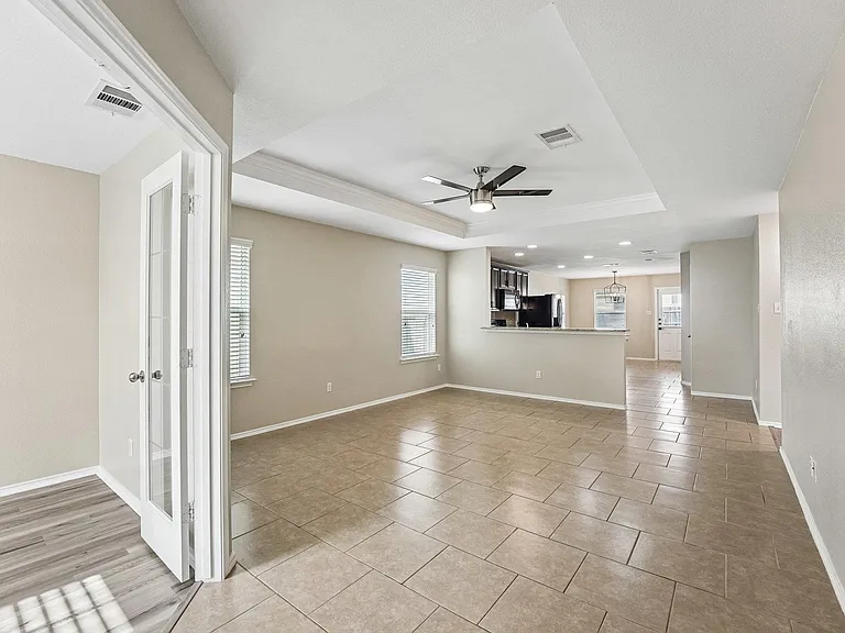 9209 Bowfield Dr — Photo 5