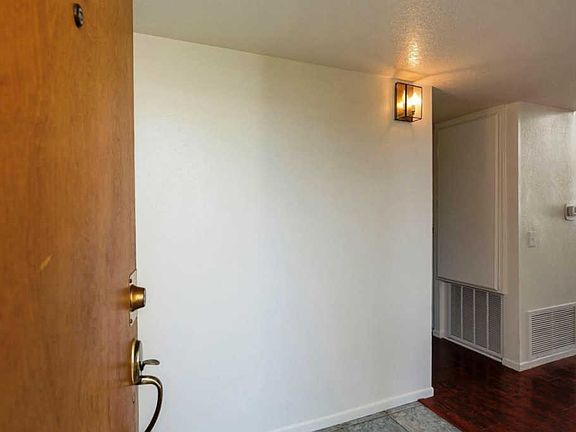 4th image of 13825 Beaver St Unit 90