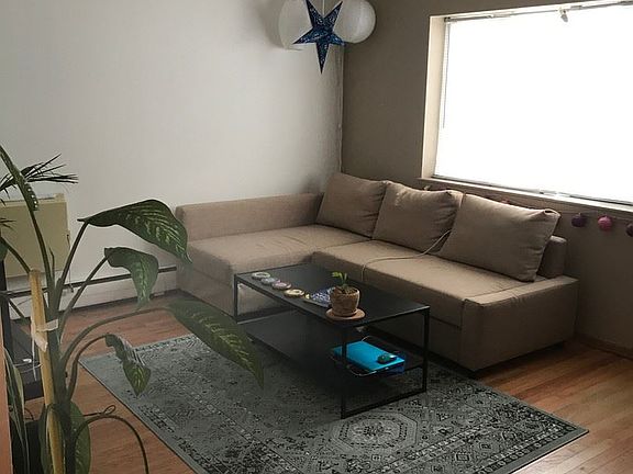 5th image of 1466 N Farwell Ave #3680556