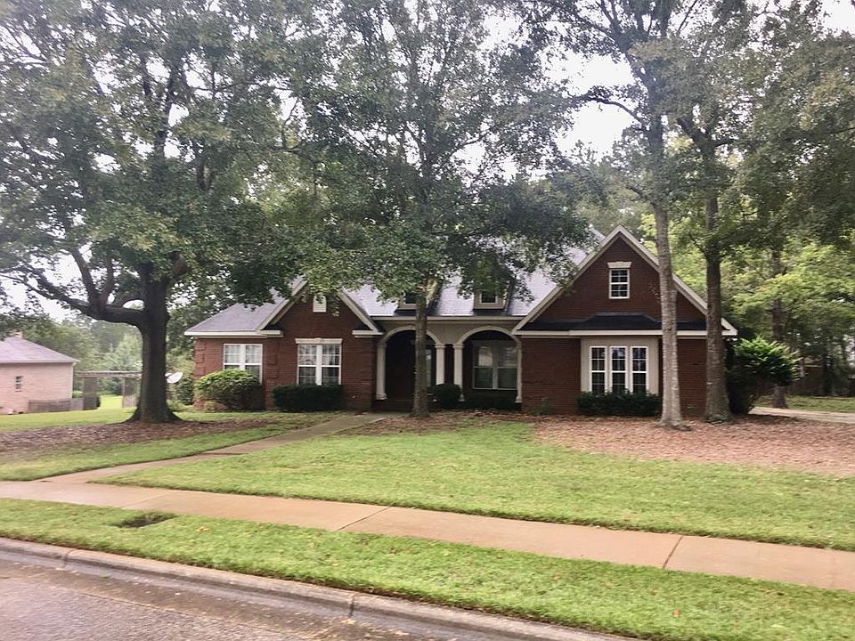 1st image of 102 Ashwood Dr