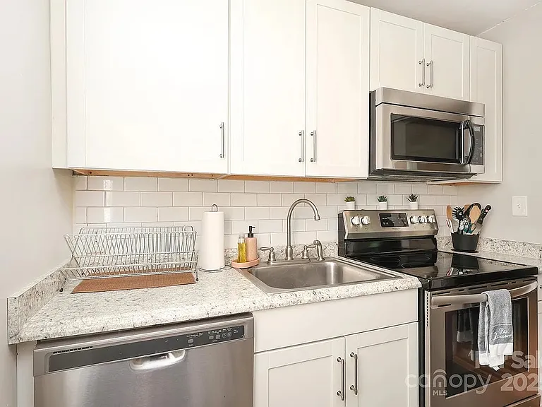 1822 Kensington Dr — Photo 9