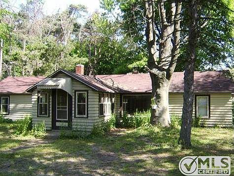2nd image of 832 Butternut Dr
