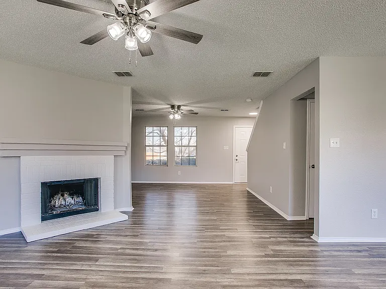 8750 Fox Meadow Way — Photo 3