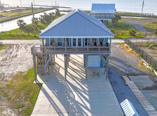 238 E Central Ave, Grand Isle, LA 70358