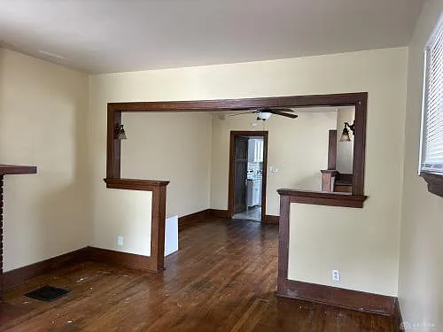 3 bed, 1.0 bath, 1250 sqft, $1,200 — Photo 2