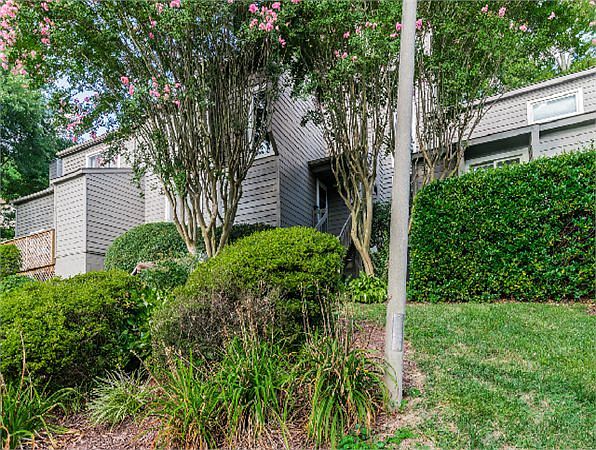 1st image of 1722 Foxfire Cir