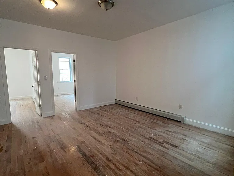 763 Home St #2 — Photo 5