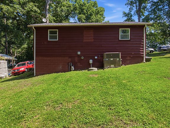 4th image of 2103 Hillwood Dr