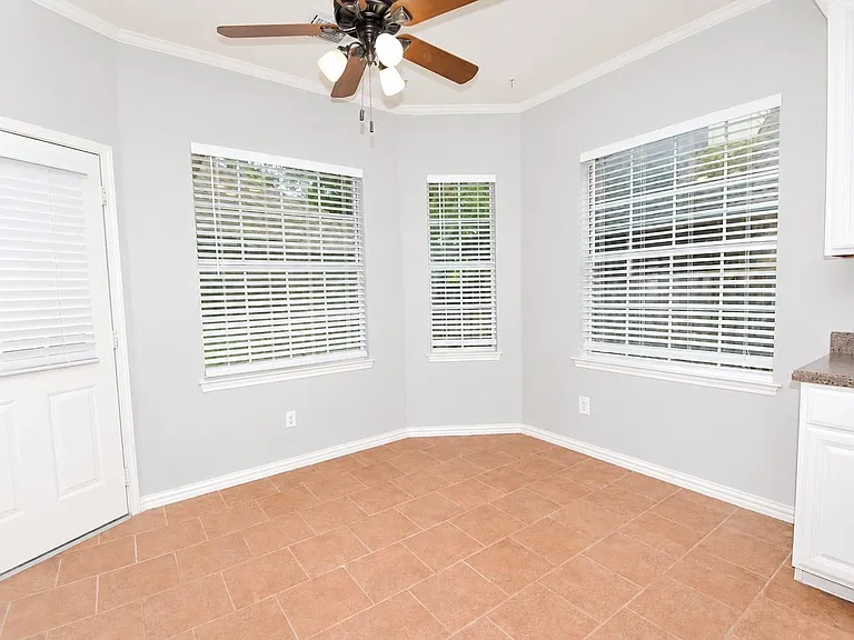 7207 Emerald Glen Dr — Photo 4