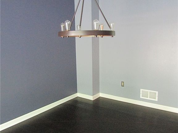 5th image of 152 Aberdeen Dr