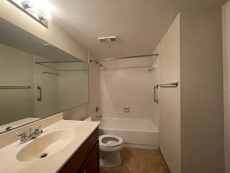 9899 Westview Dr #517 — Photo 4