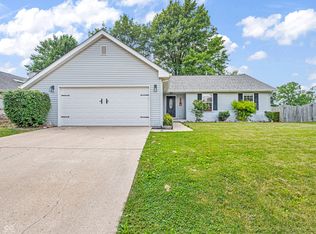 128 Woodhaven Dr, Greencastle, IN 46135