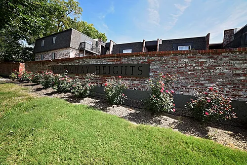 Hemingway Heights Photo 1