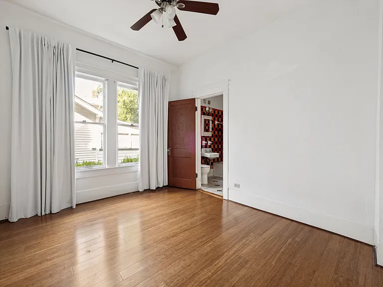 5623 Victor St — Photo 2