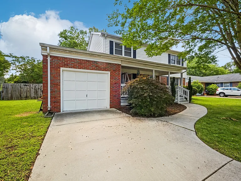 724 Yorkshire Dr — Photo 28