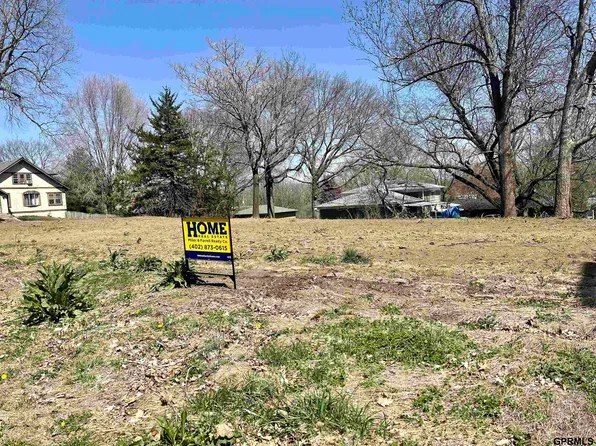 516 N 13th St, Nebraska City, NE 68410