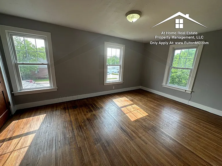 835 Nichols St — Photo 15