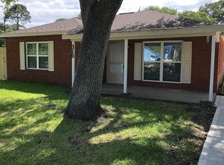 316 S 5th St, La Porte, TX 77571