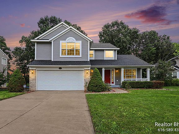 3rd image of 3689 Maplehurst Dr SE