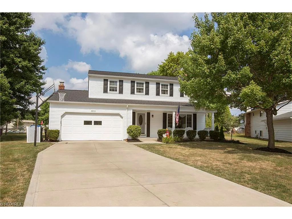 26710 Waterbury Cir photo 1