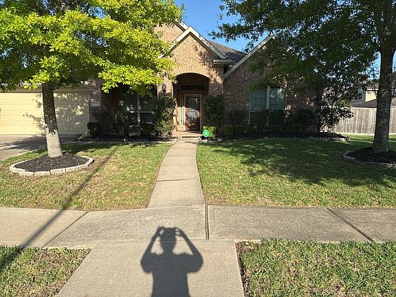 2nd image of 8211 Mattwood Dr