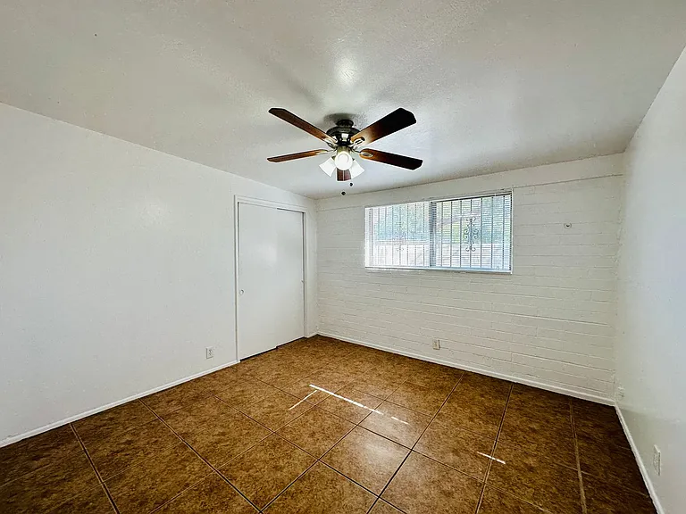 Fairmount-4215 — Photo 23