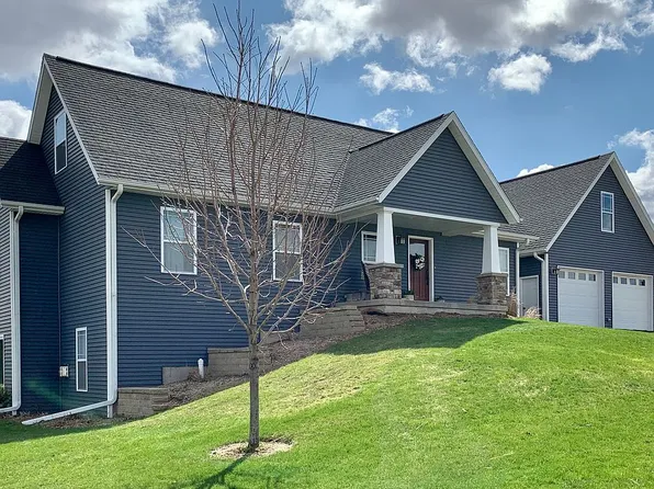 1022 S Jackson St, Cuba City, WI 53807