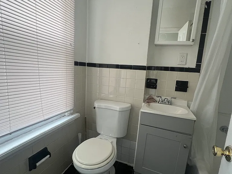 422 Saint Pauls Ave #1 — Photo 10