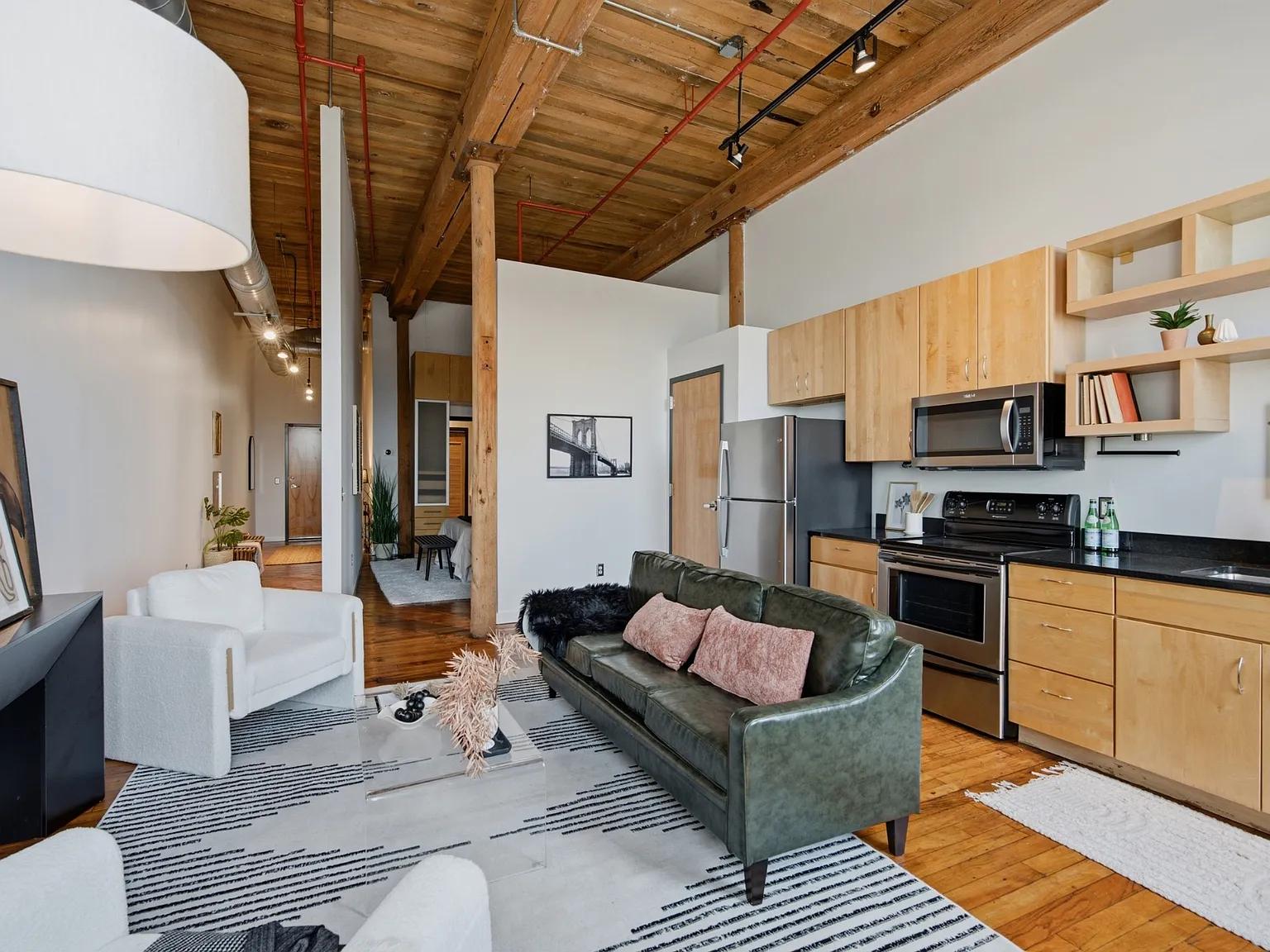 1 bed, 770 sqft, $2,000 — Photo 2