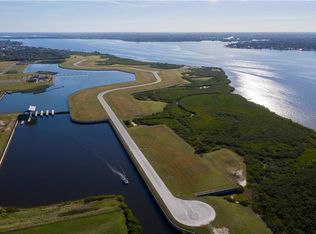 1913 4th St E, Palmetto, FL 34221