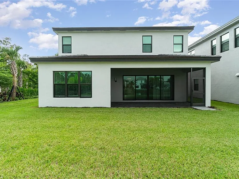 12750 Woodbury Dr — Photo 3