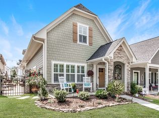 7526 Fairway Villa Cir, Denver, NC 28037