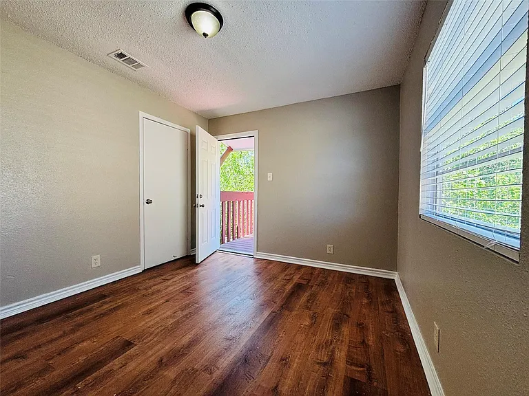 10010 Brownie Dr #D — Photo 6