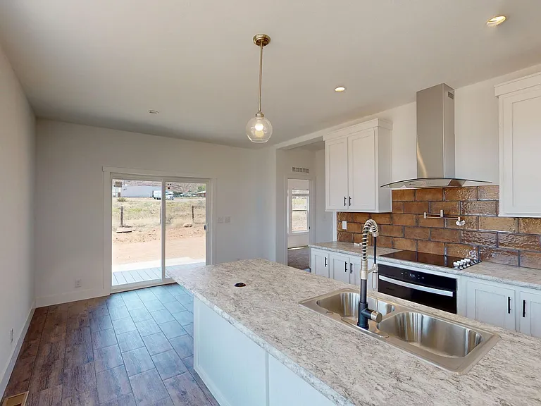2070 Starbuck Ln — Photo 10