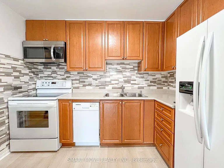 1300 Mississauga Valley Blvd #303 — Photo 6