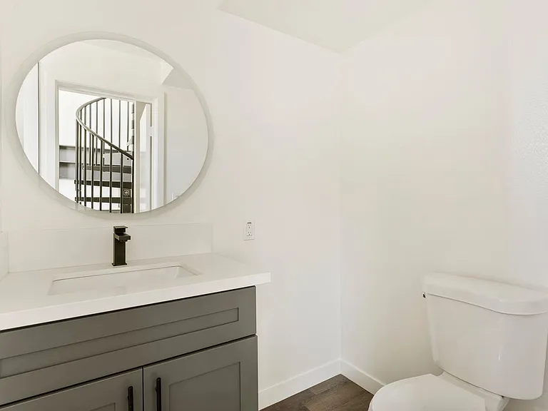 2828 Howard Ave — Photo 18