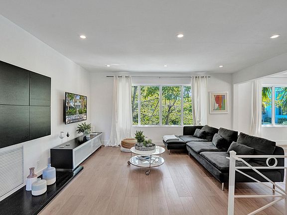 2nd image of 1415 SE 2nd Street #1-4