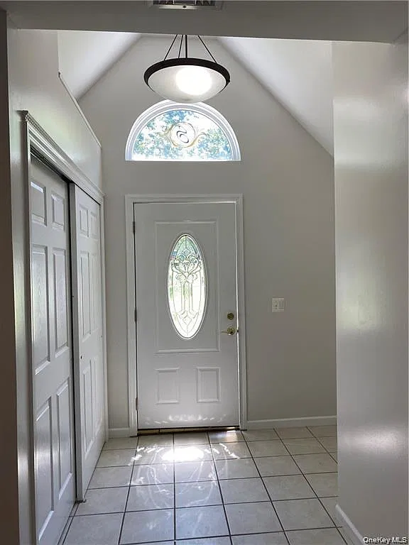 3 bed, 2.0 bath, 1839 sqft, $3,450 — Photo 1