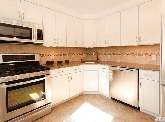 5th image of 11 Harbour Ln APT 2B