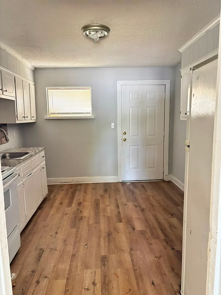 2 bed, 850 sqft, $1,000 — Photo 3
