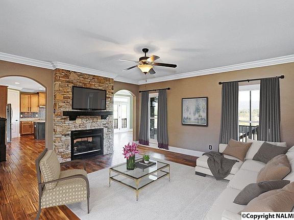 5th image of 16 Hadley Hill Ln SE