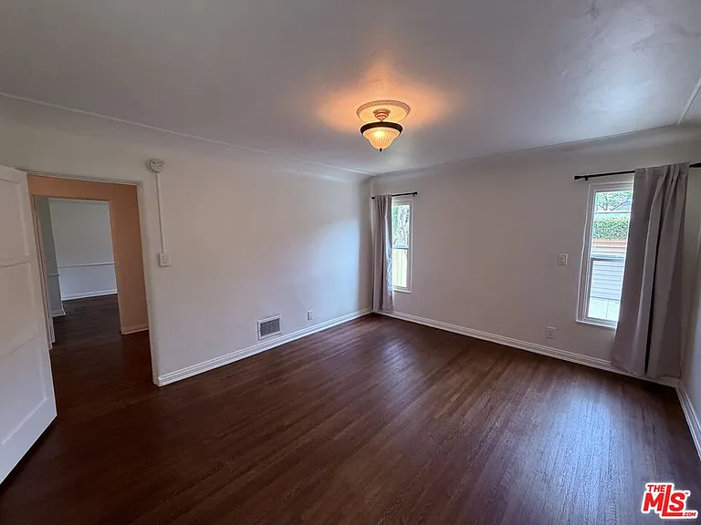 1032 S Crescent Heights Blvd — Photo 29
